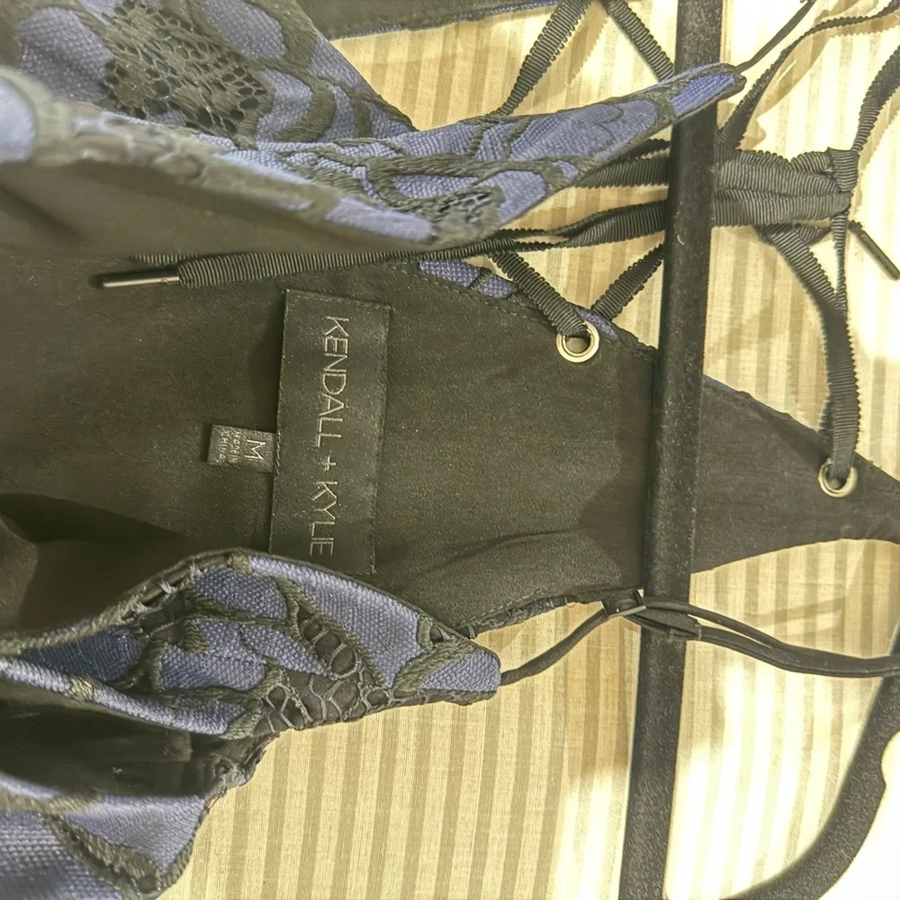 RUFFLE LACE DRESS - Picture 3 of 3